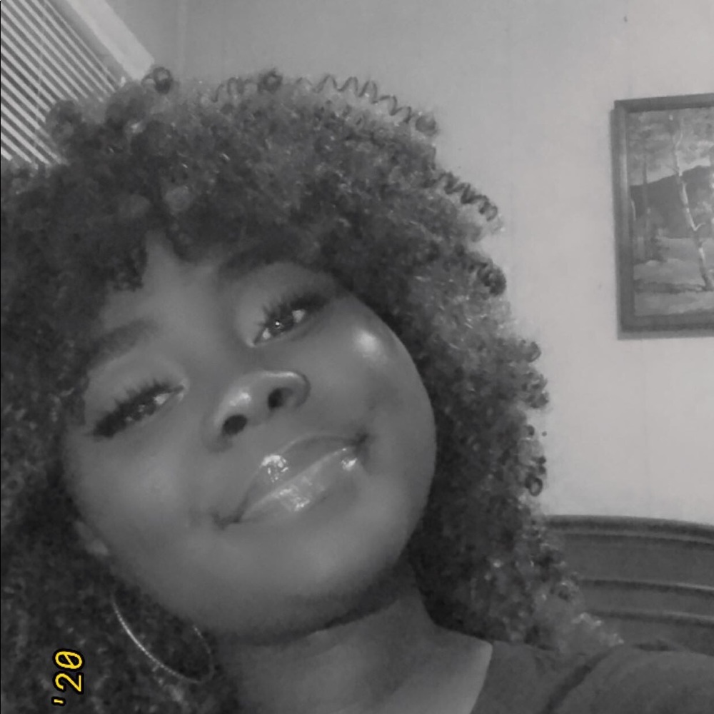 Meet your Posher, Hillary